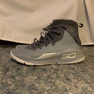 Curry 4 shoe